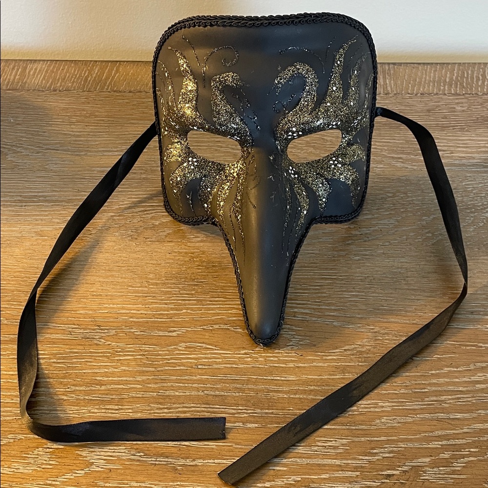 Black and Gold Venetian/Masquerade Mask
